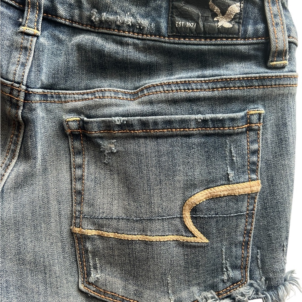 AEO Live Your Life Denim X Shortie Distressed Mid Rise (7”) Blue Jean Size 2. - Picture 8 of 13